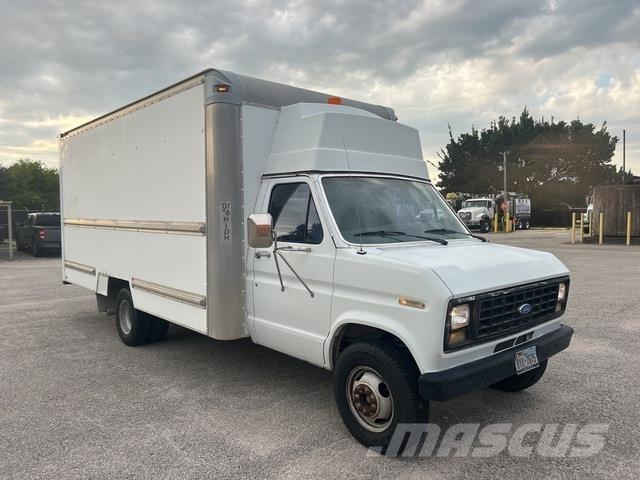 Ford E350 Dobozos teherautók