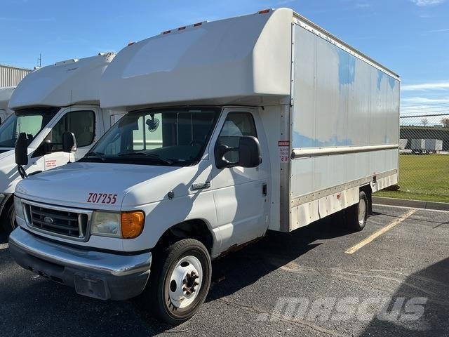 Ford E350 Dobozos teherautók