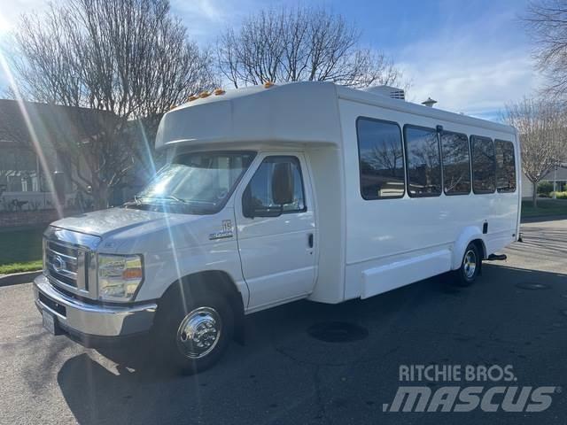 Ford E450 Transporterek