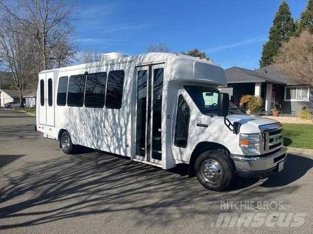Ford E450 Transporterek