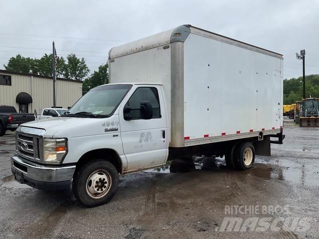 Ford E450 Transporterek