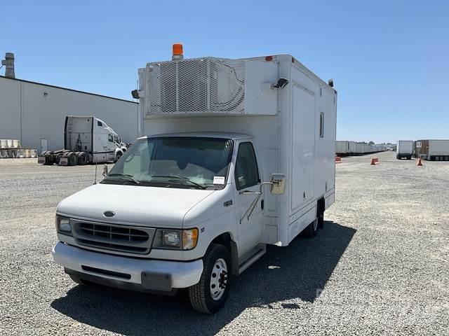 Ford E450 Transporterek