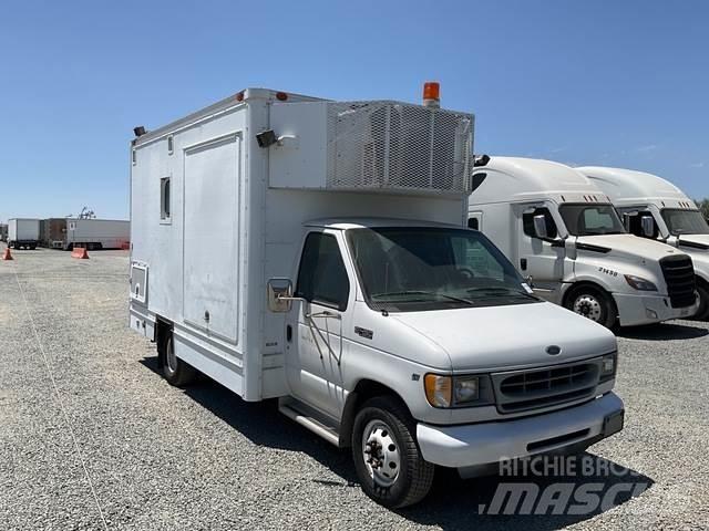 Ford E450 Transporterek