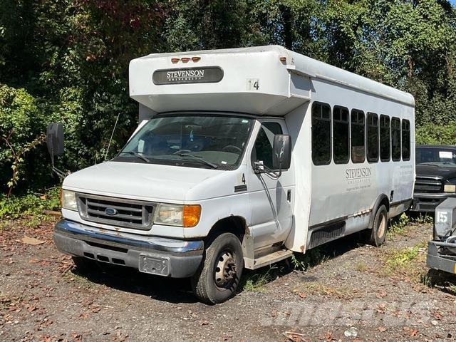 Ford E450 Kistehergépjárművek