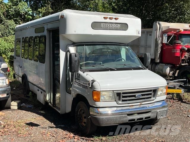 Ford E450 Kistehergépjárművek