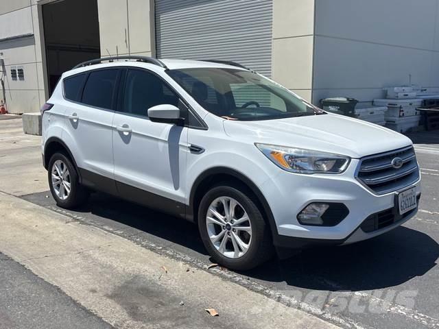 Ford Escape Kistehergépjárművek