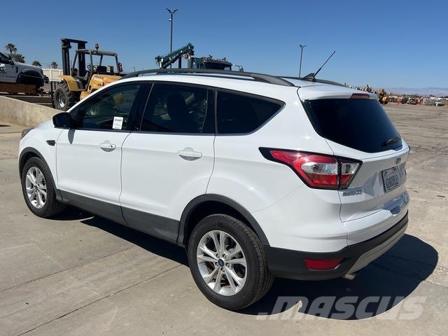 Ford Escape Kistehergépjárművek