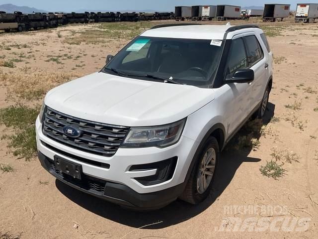 Ford Explorer Kistehergépjárművek