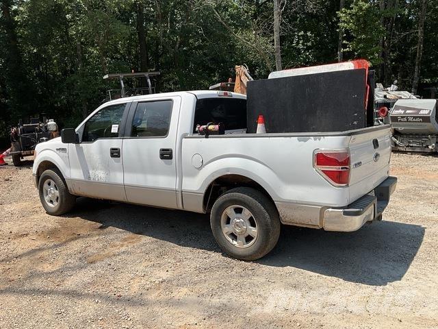 Ford F-150 Kis teherszállító/Platós kocsi