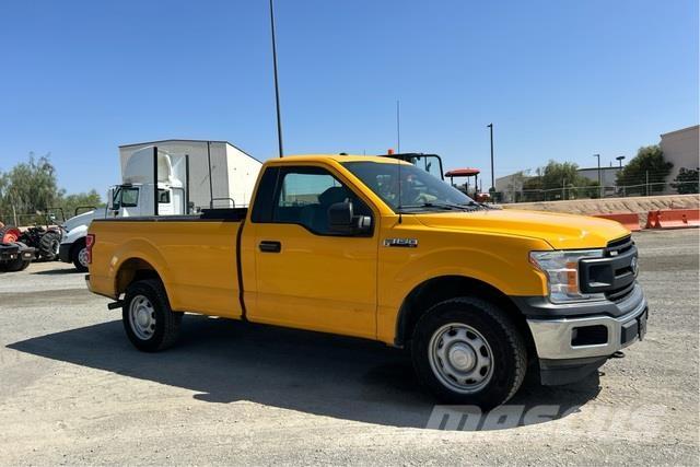 Ford F-150 Kis teherszállító/Platós kocsi