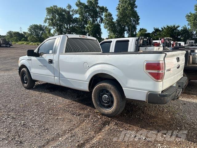 Ford F-150 Kis teherszállító/Platós kocsi