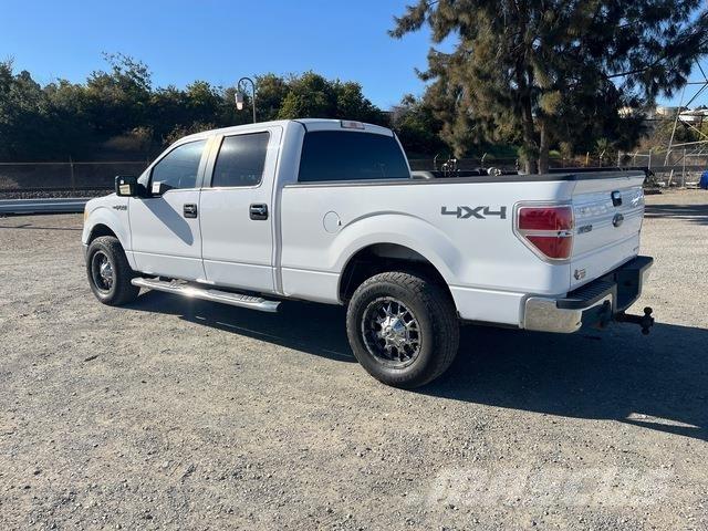 Ford F-150 Kis teherszállító/Platós kocsi