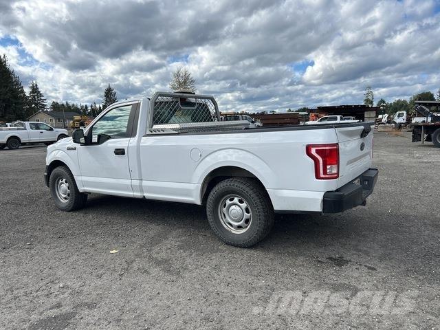 Ford F-150 Kis teherszállító/Platós kocsi