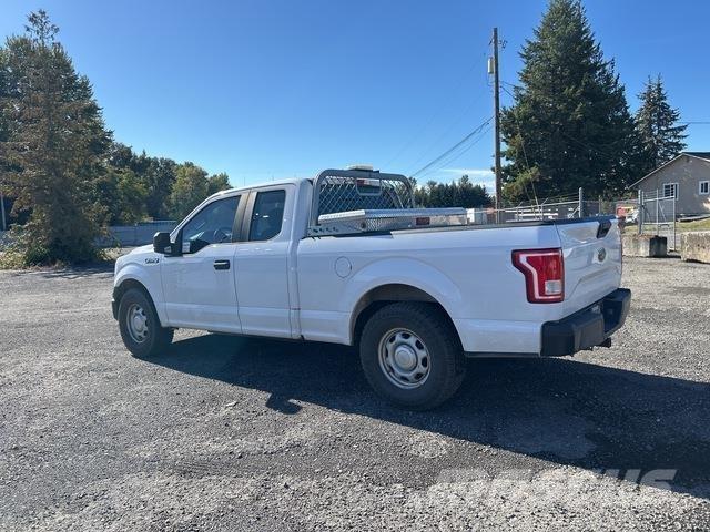 Ford F-150 Kis teherszállító/Platós kocsi