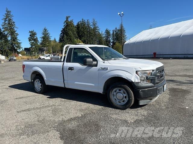 Ford F-150 Kis teherszállító/Platós kocsi