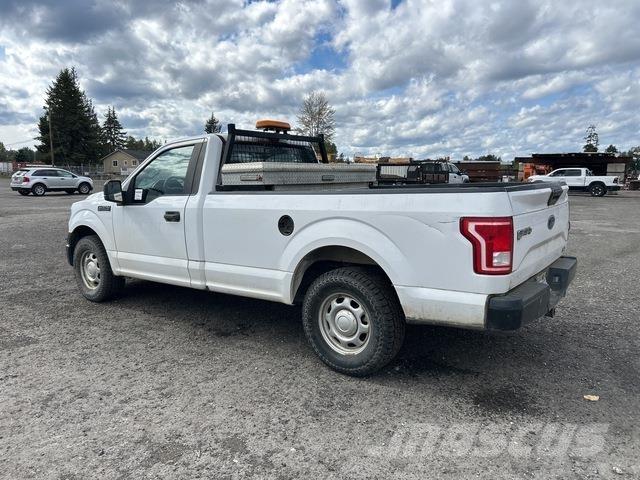 Ford F-150 Kis teherszállító/Platós kocsi