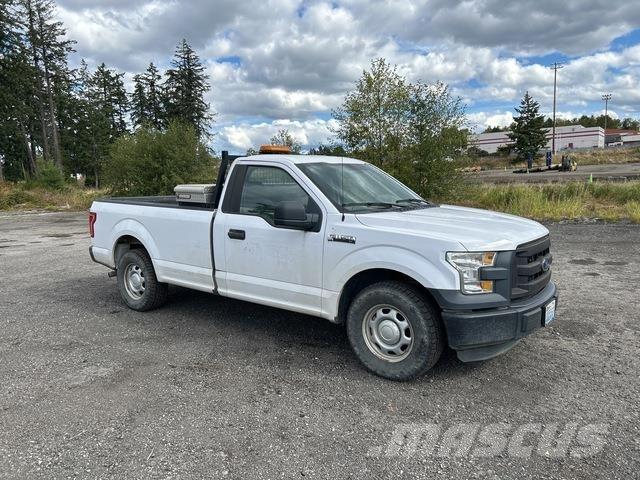 Ford F-150 Kis teherszállító/Platós kocsi