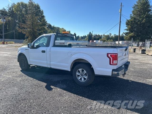 Ford F-150 Kis teherszállító/Platós kocsi