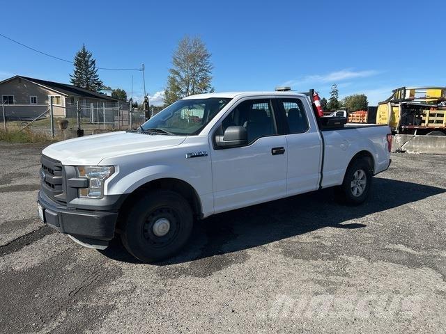 Ford F-150 Kis teherszállító/Platós kocsi
