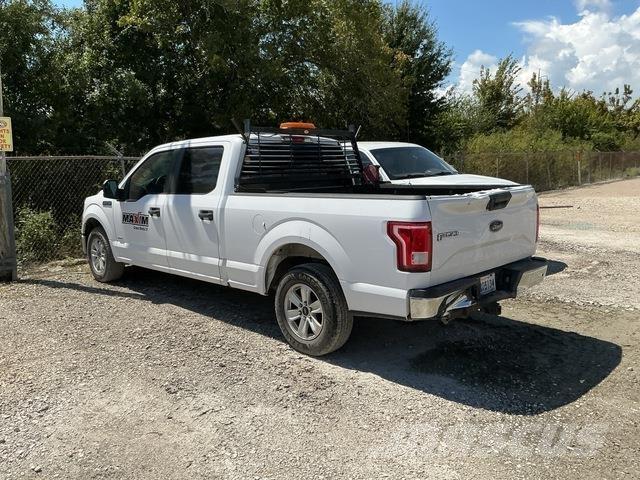 Ford F-150 Kis teherszállító/Platós kocsi