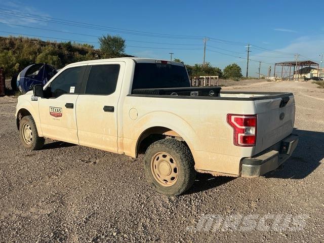Ford F-150 Kis teherszállító/Platós kocsi