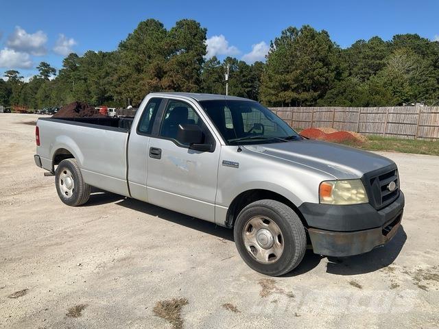 Ford F-150 Kis teherszállító/Platós kocsi