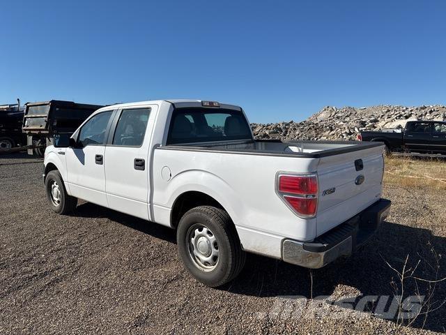 Ford F-150 Kis teherszállító/Platós kocsi