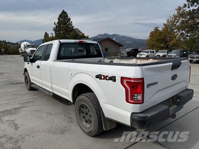 Ford F-150 Kis teherszállító/Platós kocsi