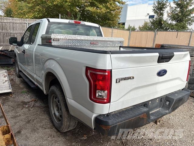 Ford F-150 Kis teherszállító/Platós kocsi