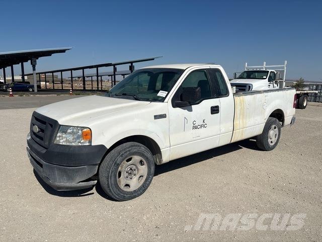 Ford F-150 Kis teherszállító/Platós kocsi