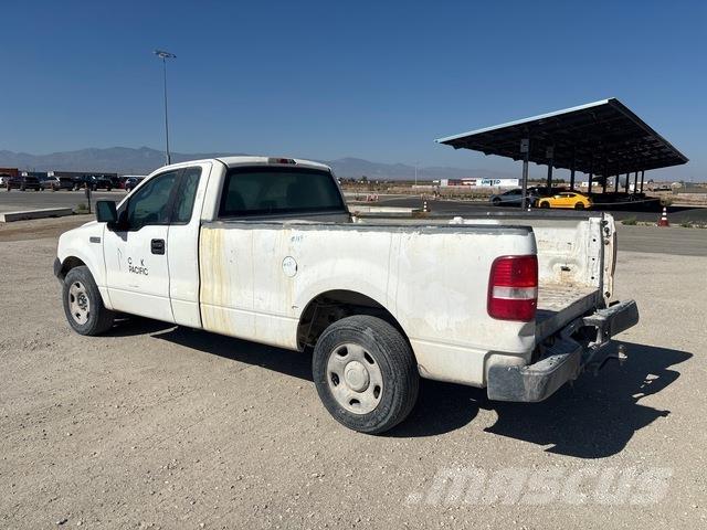 Ford F-150 Kis teherszállító/Platós kocsi