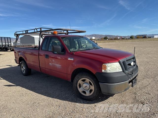 Ford F-150 Kis teherszállító/Platós kocsi