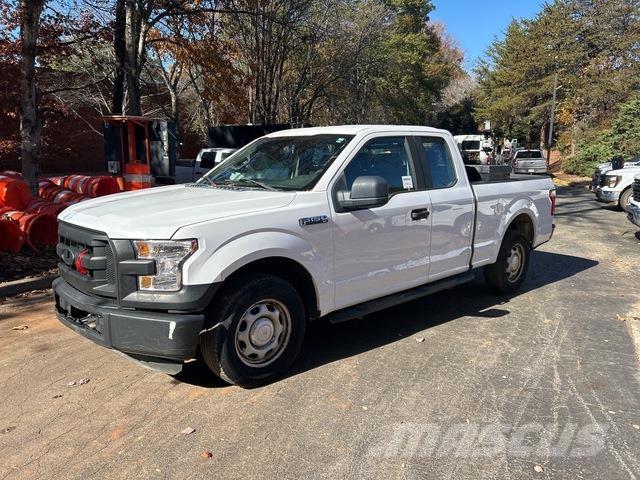 Ford F-150 Kis teherszállító/Platós kocsi