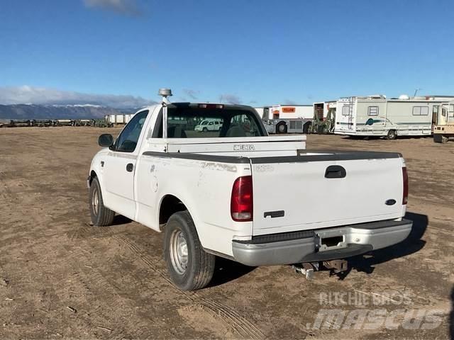 Ford F-150 XL Egyéb