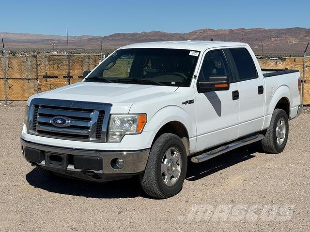 Ford F-150 XLT Kis teherszállító/Platós kocsi