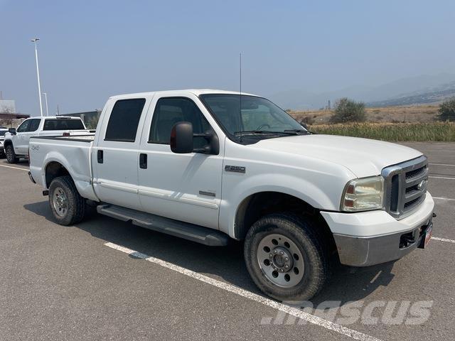 Ford F-250 Kis teherszállító/Platós kocsi