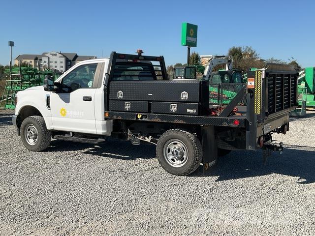 Ford F-250 Platós / Ponyvás teherautók