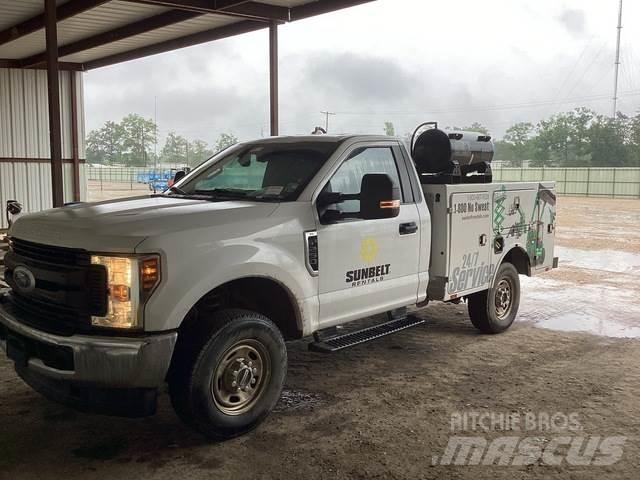Ford F-250 Kis teherszállító/Platós kocsi