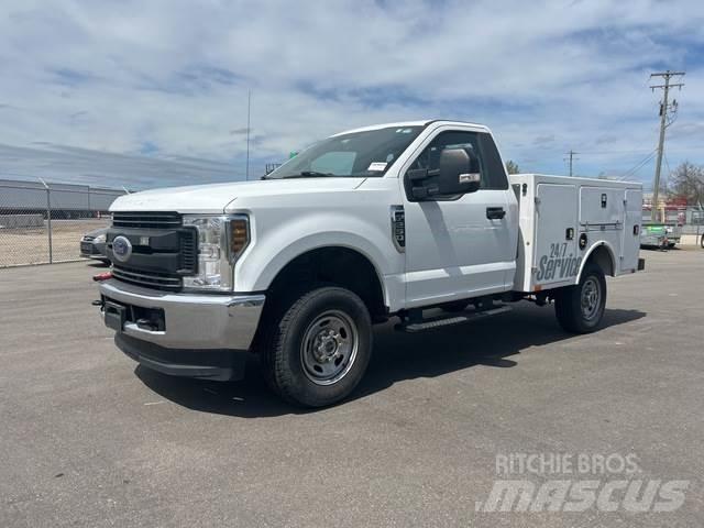 Ford F-250 Kis teherszállító/Platós kocsi