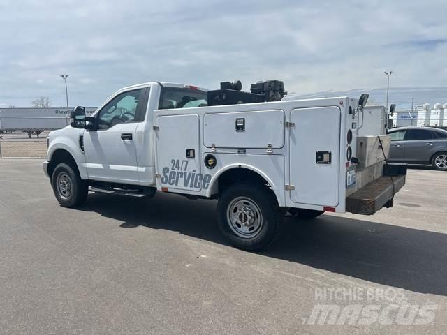 Ford F-250 Kis teherszállító/Platós kocsi