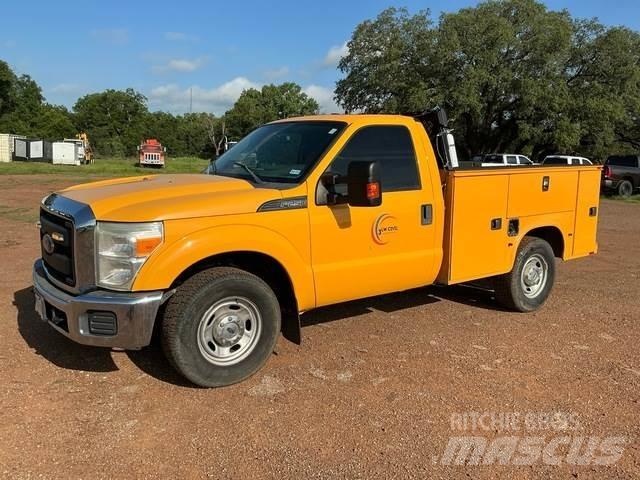 Ford F-250 Kis teherszállító/Platós kocsi