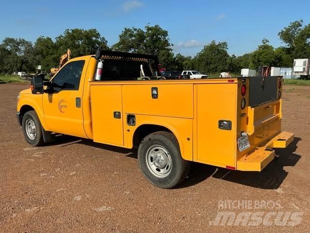 Ford F-250 Kis teherszállító/Platós kocsi