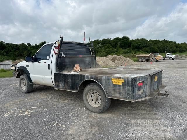 Ford F-250 Platós / Ponyvás teherautók
