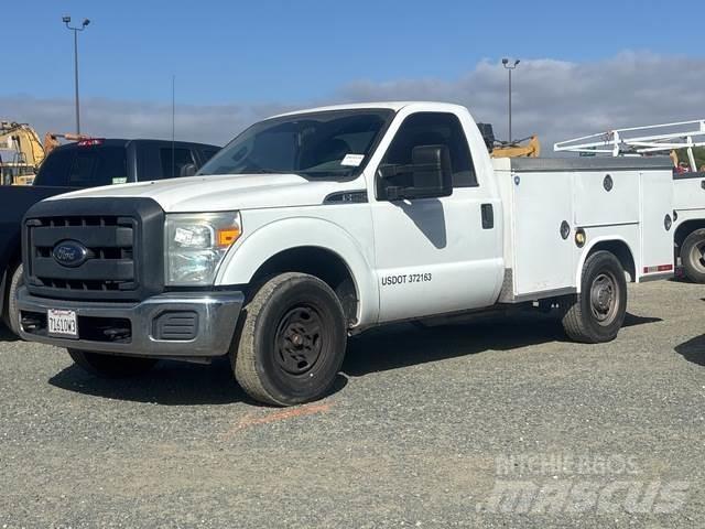 Ford F-250 Kis teherszállító/Platós kocsi