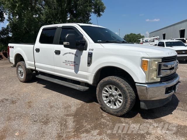Ford F-250 Kis teherszállító/Platós kocsi