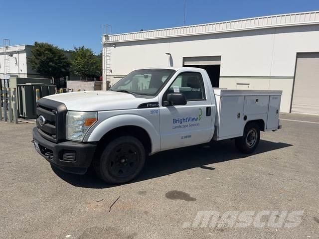Ford F-250 Kis teherszállító/Platós kocsi