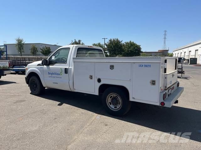 Ford F-250 Kis teherszállító/Platós kocsi