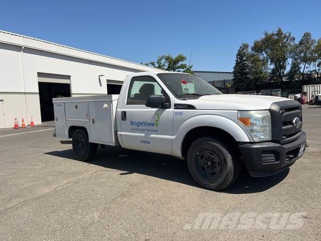 Ford F-250 Kis teherszállító/Platós kocsi
