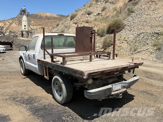Ford F-250 Platós / Ponyvás teherautók