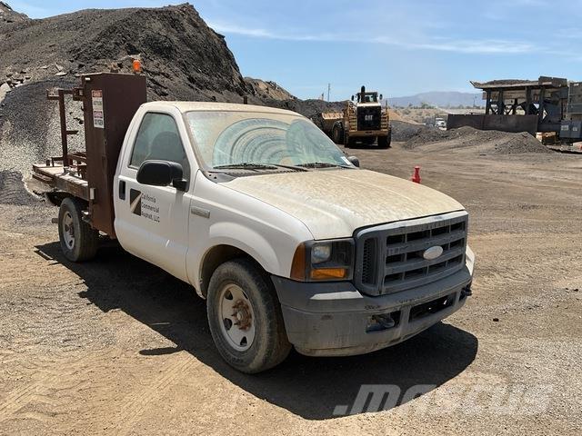 Ford F-250 Platós / Ponyvás teherautók
